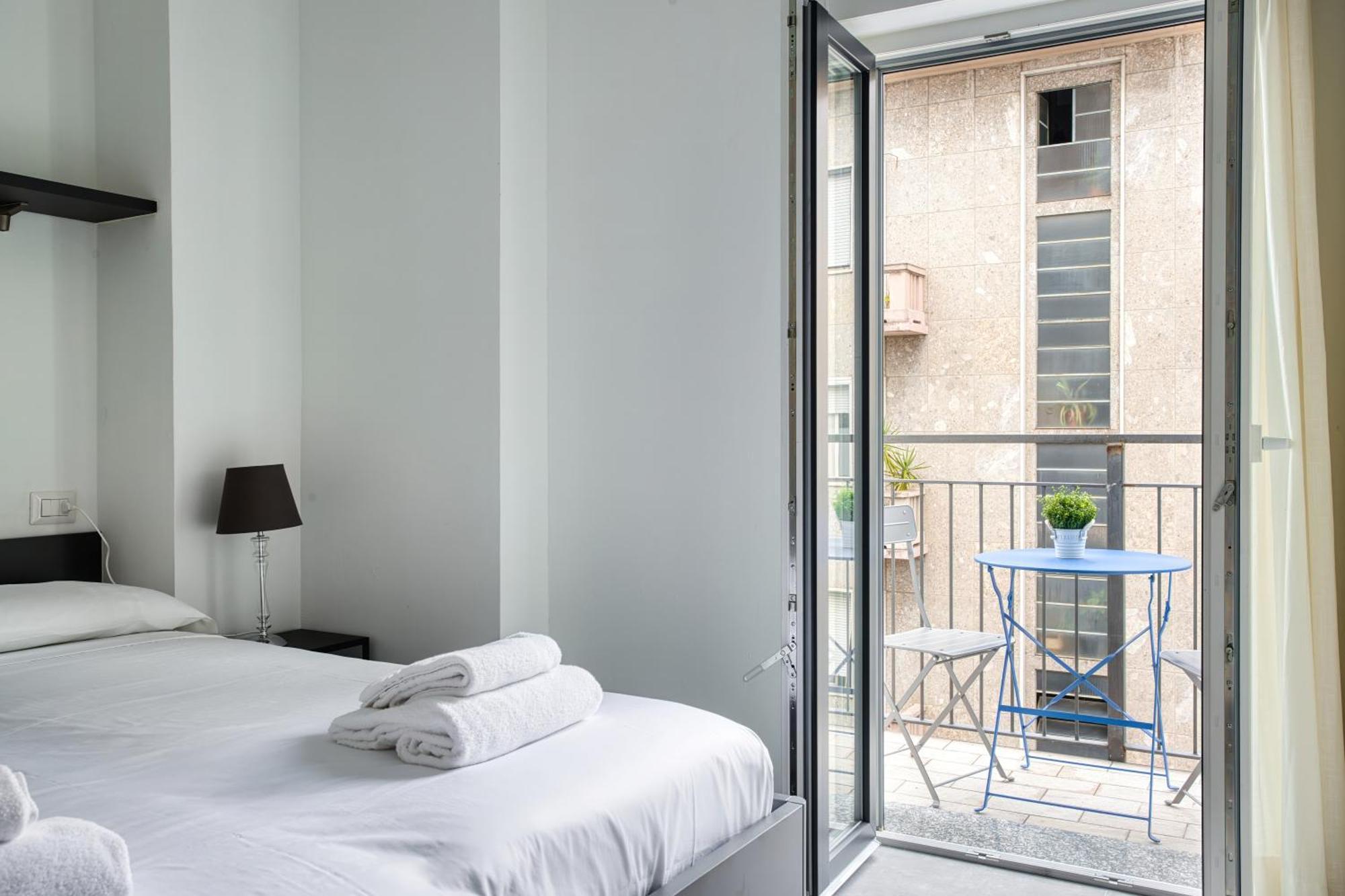 Sleek City Abode In Maciachini Milan Exterior photo