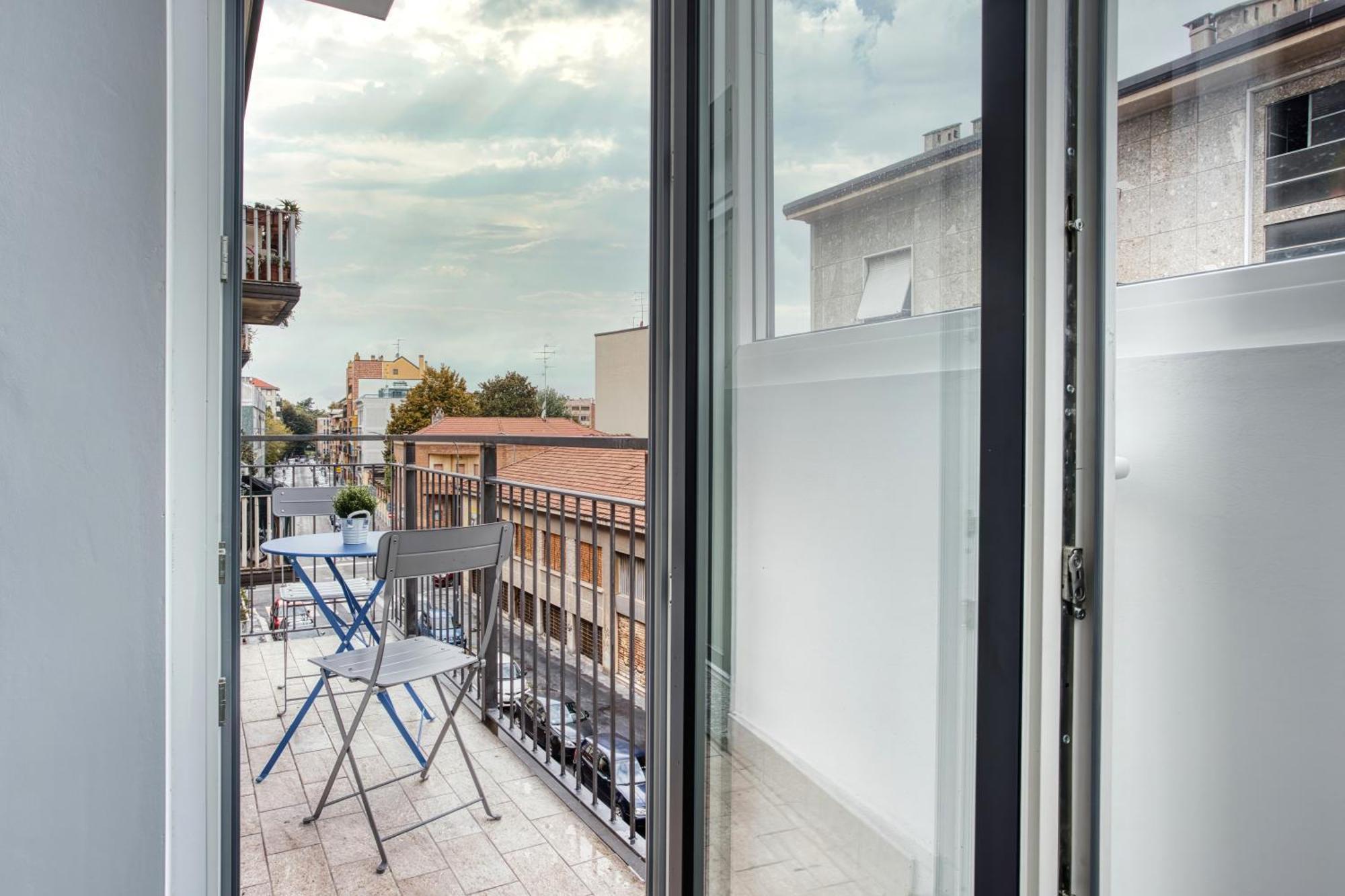 Sleek City Abode In Maciachini Milan Exterior photo