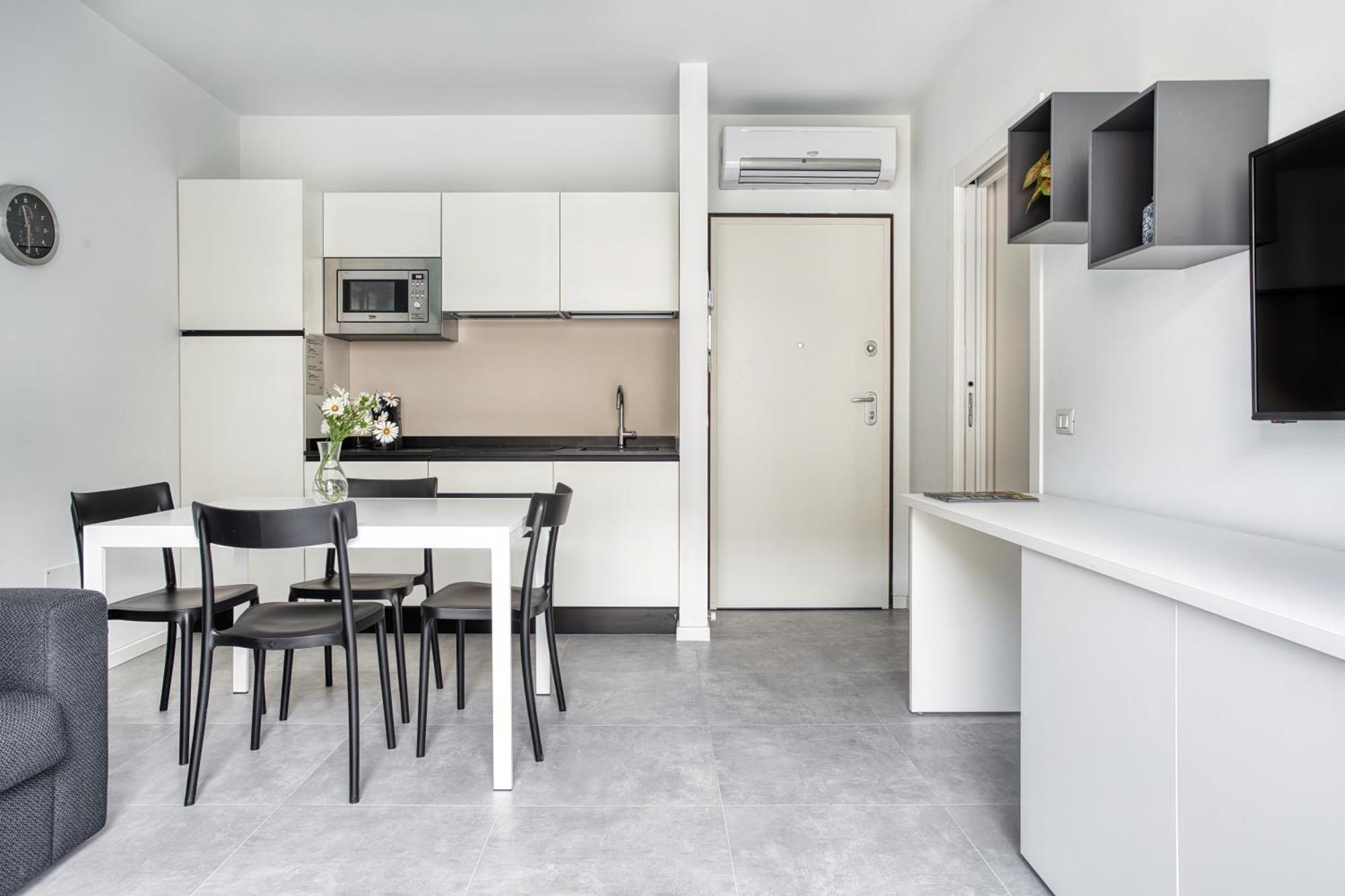 Sleek City Abode In Maciachini Milan Exterior photo